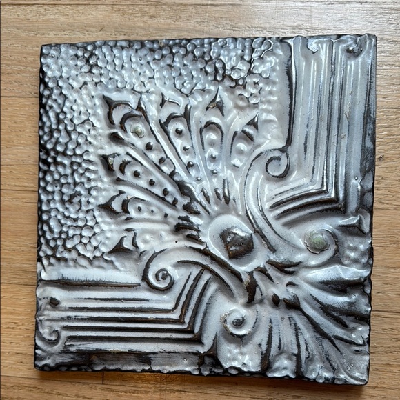 Vintage Decorative Tin Tile - Picture 1 of 6
